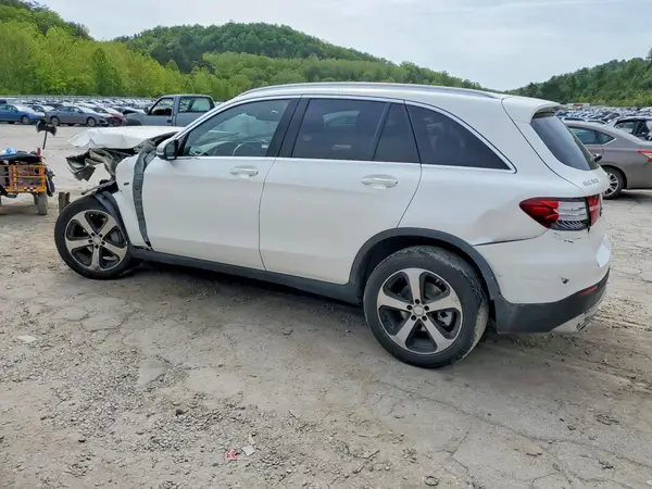 WDC0G4KB6GF025956 2016 MERCEDES-BENZ GLC - Image 2
