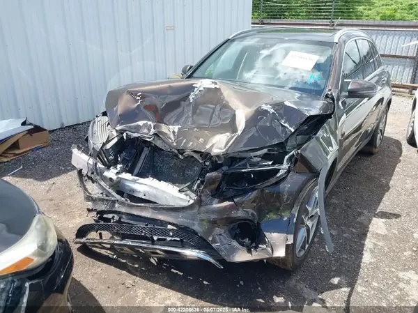 WDC0G4KB6GF070797 2016 MERCEDES-BENZ GLC - Image 2