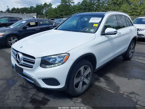 WDC0G4KB6GF099829 2016 MERCEDES-BENZ GLC - Image 2
