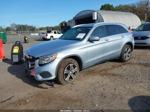 WDC0G4KB6GF104303 2016 MERCEDES-BENZ GLC - Image 2