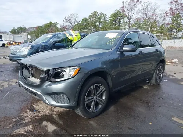 WDC0G4KB6HF132829 2017 MERCEDES-BENZ GLC - Image 2