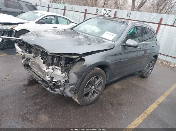 WDC0G4KB6HF136010 2017 MERCEDES-BENZ GLC - Image 2