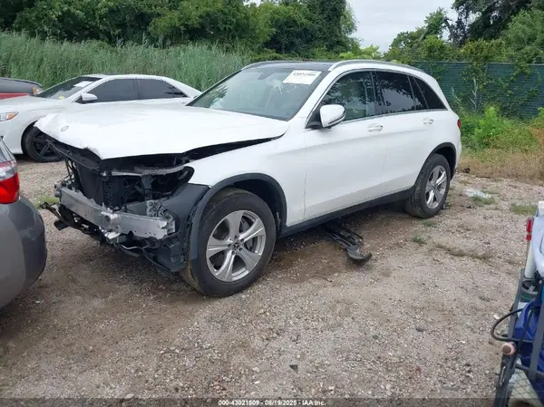 WDC0G4KB6HF254557 2017 MERCEDES-BENZ GLC - Image 2