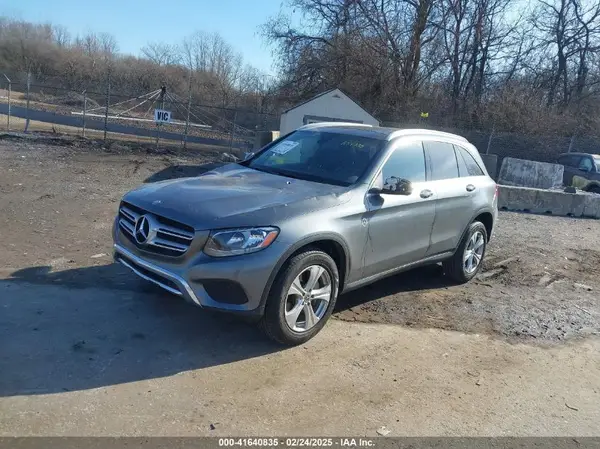 WDC0G4KB6HF254705 2017 MERCEDES-BENZ GLC - Image 2