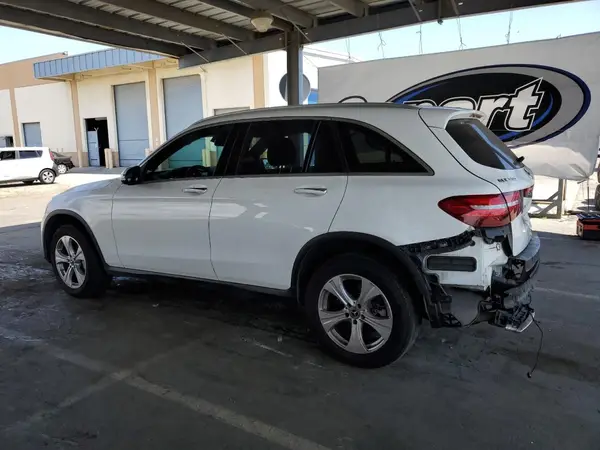 WDC0G4KB6JV062275 2018 MERCEDES-BENZ GLC - Image 2