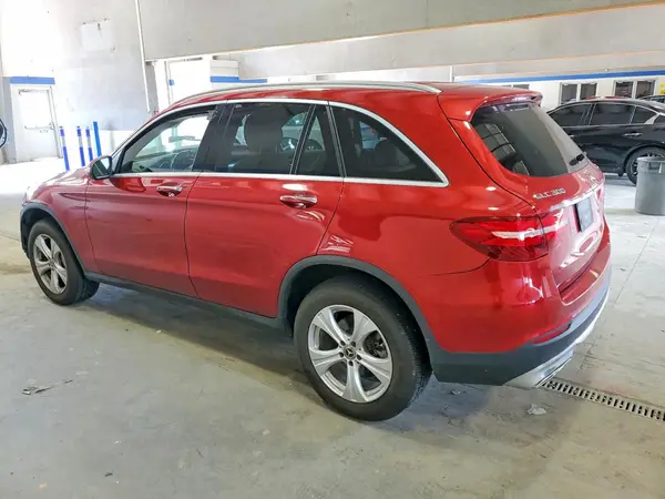 WDC0G4KB6JV092182 2018 MERCEDES-BENZ GLC - Image 2
