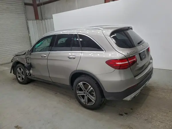 WDC0G4KB6KF602798 2019 MERCEDES-BENZ GLC - Image 2