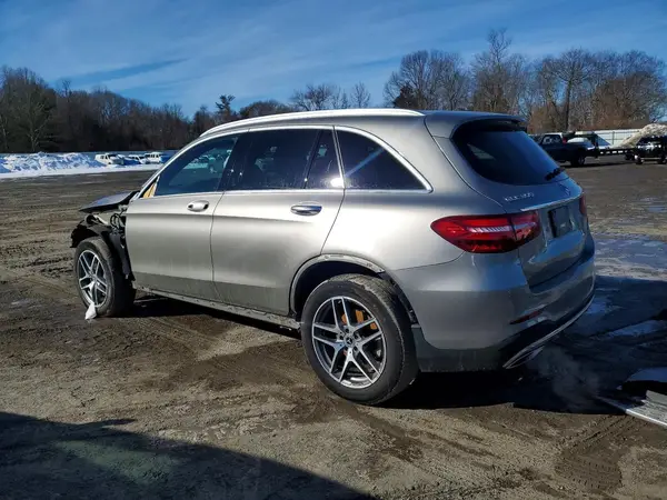 WDC0G4KB6KF668199 2019 MERCEDES-BENZ GLC - Image 2