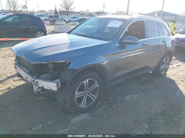 WDC0G4KB6KV195734 2019 MERCEDES-BENZ GLC - Image 2
