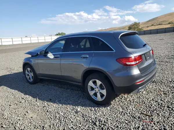 WDC0G4KB7GF016389 2016 MERCEDES-BENZ GLC - Image 2