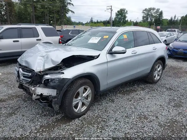 WDC0G4KB7GF093215 2016 MERCEDES-BENZ GLC - Image 2