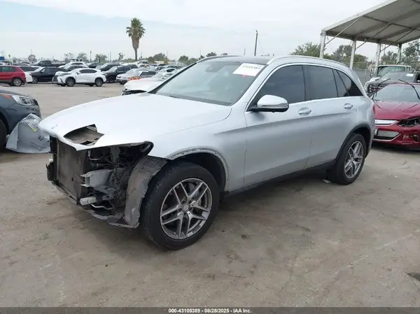 WDC0G4KB7GF098527 2016 MERCEDES-BENZ GLC - Image 2