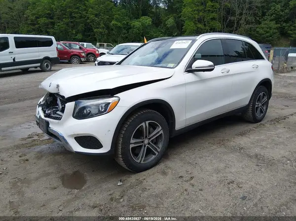 WDC0G4KB7HF134735 2017 MERCEDES-BENZ GLC - Image 2