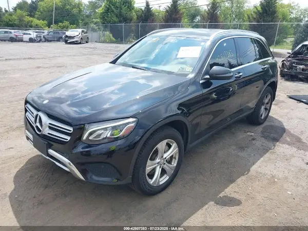 WDC0G4KB7HF135724 2017 MERCEDES-BENZ GLC - Image 2