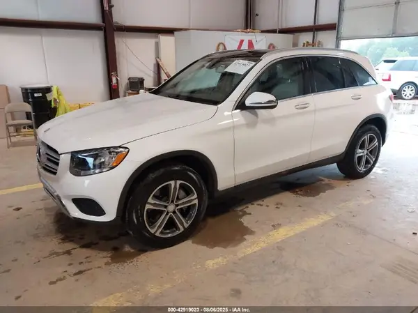 WDC0G4KB7HF143743 2017 MERCEDES-BENZ GLC - Image 2