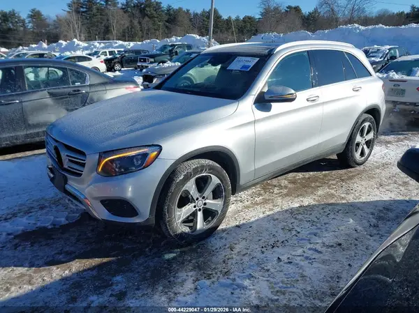 WDC0G4KB7HF156024 2017 MERCEDES-BENZ GLC - Image 2