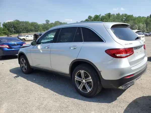 WDC0G4KB7HF173616 2017 MERCEDES-BENZ GLC - Image 2