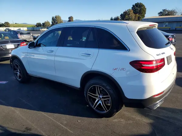 WDC0G4KB7HF178668 2017 MERCEDES-BENZ GLC - Image 2