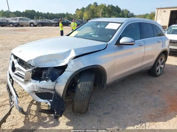 WDC0G4KB7HF210888 2017 MERCEDES-BENZ GLC - Image 2