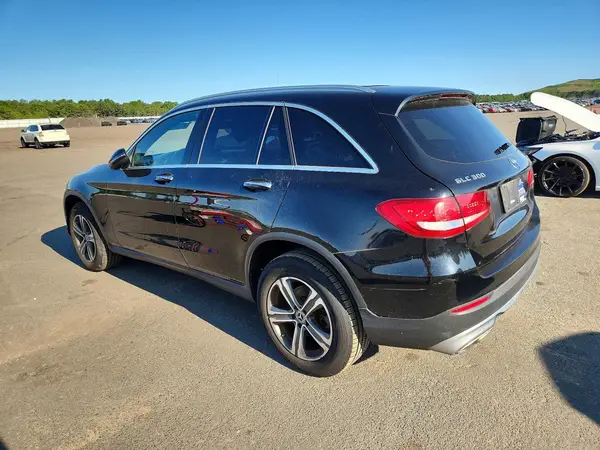 WDC0G4KB7HF261260 2017 MERCEDES-BENZ GLC - Image 2