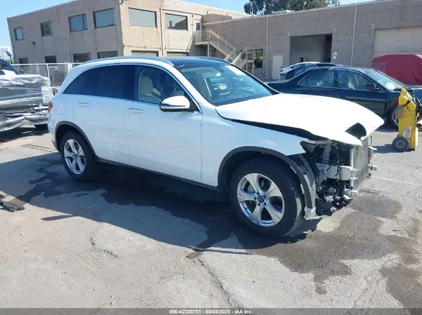 WDC0G4KB7HV005707 2017 MERCEDES-BENZ GLC - Image 1
