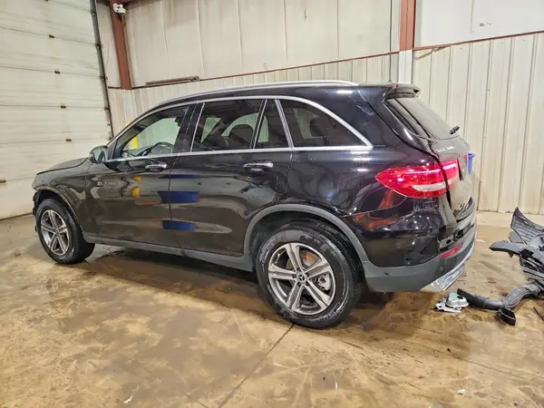 WDC0G4KB7HV006551 2017 MERCEDES-BENZ GLC - Image 2