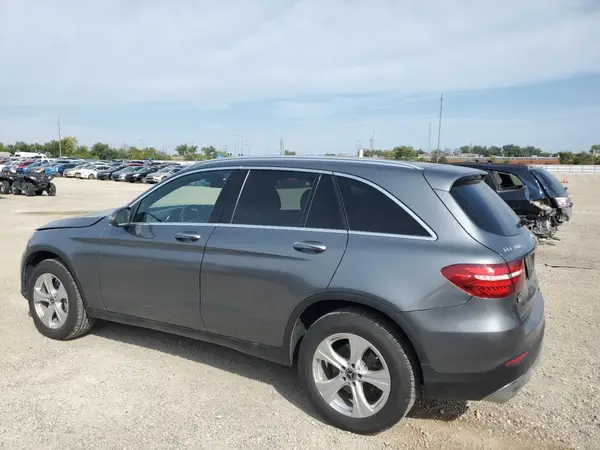 WDC0G4KB7HV008624 2017 MERCEDES-BENZ GLC - Image 2