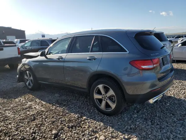 WDC0G4KB7JF327957 2018 MERCEDES-BENZ GLC - Image 2
