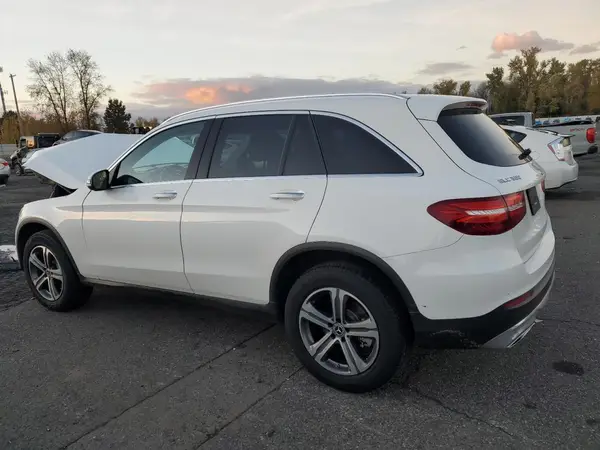 WDC0G4KB7JV018835 2018 MERCEDES-BENZ GLC - Image 2