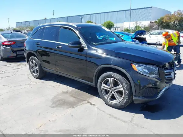 WDC0G4KB7JV027938 2018 MERCEDES-BENZ GLC - Image 1