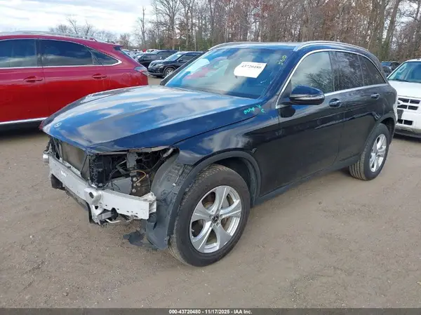 WDC0G4KB7JV074130 2018 MERCEDES-BENZ GLC - Image 2