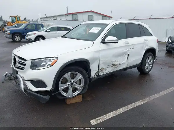 WDC0G4KB7JV096287 2018 MERCEDES-BENZ GLC - Image 2