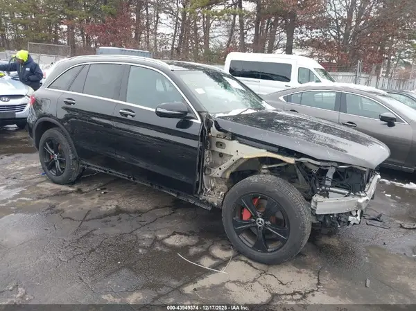 WDC0G4KB7JV104470 2018 MERCEDES-BENZ GLC - Image 1