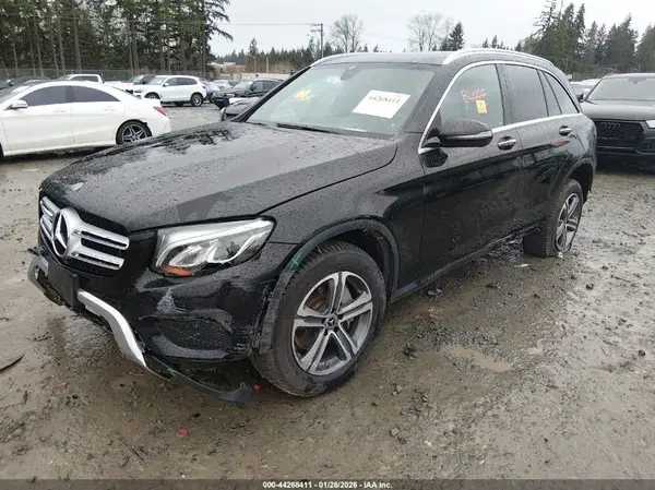 WDC0G4KB7KF638709 2019 MERCEDES-BENZ GLC - Image 2