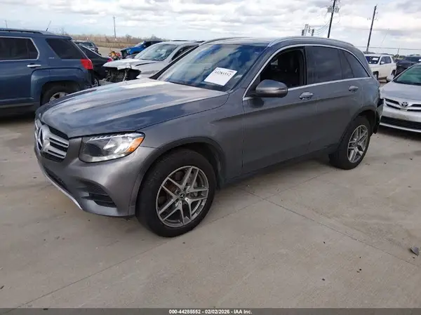 WDC0G4KB7KV127832 2019 MERCEDES-BENZ GLC - Image 2