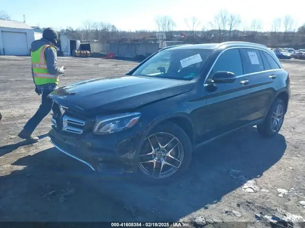 WDC0G4KB7KV146395 2019 MERCEDES-BENZ GLC - Image 2