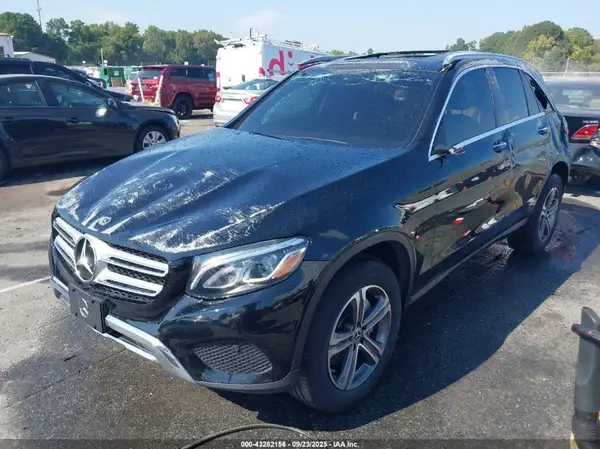 WDC0G4KB7KV167165 2019 MERCEDES-BENZ GLC - Image 2