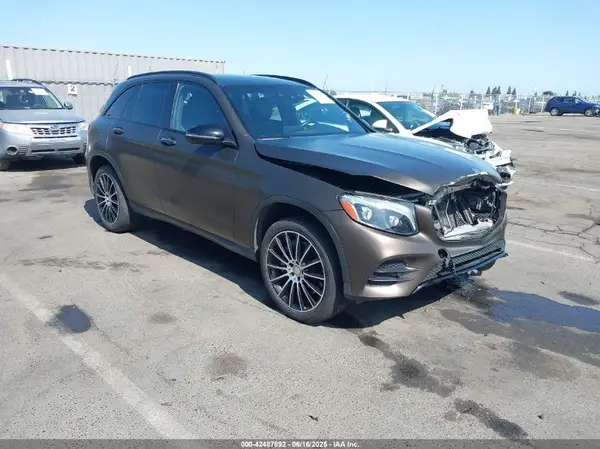 WDC0G4KB8GF002520 2016 MERCEDES-BENZ GLC - Image 1