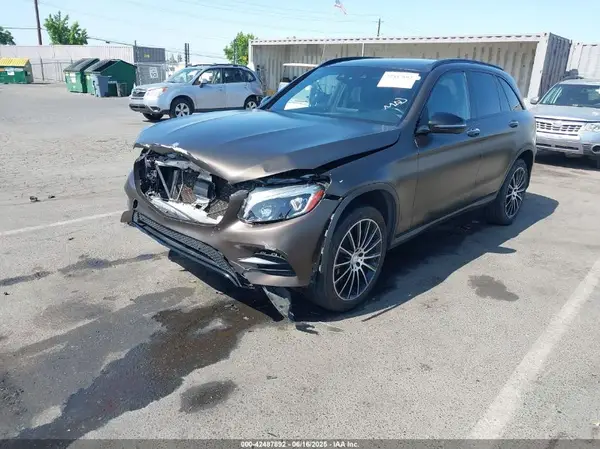 WDC0G4KB8GF002520 2016 MERCEDES-BENZ GLC - Image 2