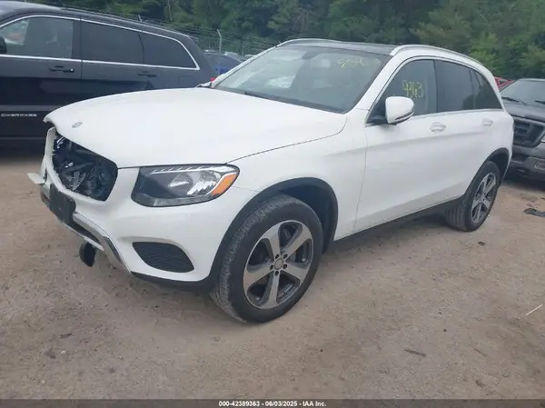 WDC0G4KB8GF014263 2016 MERCEDES-BENZ GLC - Image 2