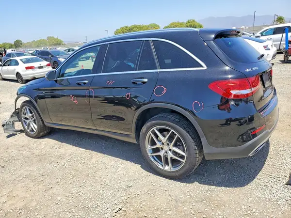WDC0G4KB8GF015607 2016 MERCEDES-BENZ GLC - Image 2