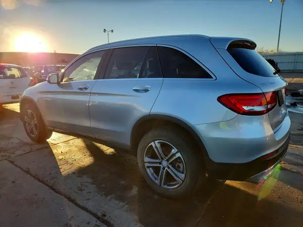 WDC0G4KB8GF026655 2016 MERCEDES-BENZ GLC - Image 2