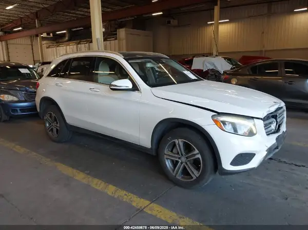 WDC0G4KB8GF065617 2016 MERCEDES-BENZ GLC - Image 1