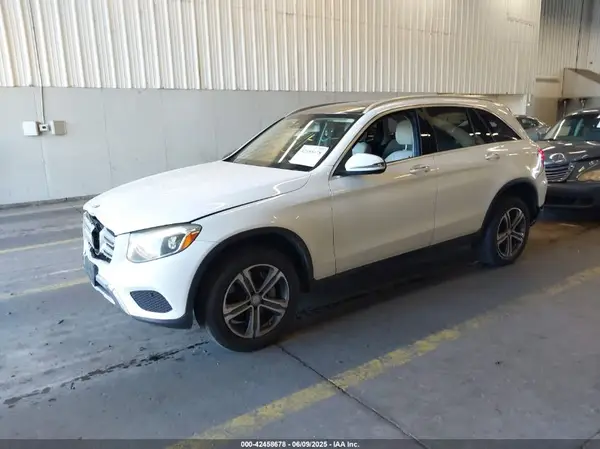 WDC0G4KB8GF065617 2016 MERCEDES-BENZ GLC - Image 2