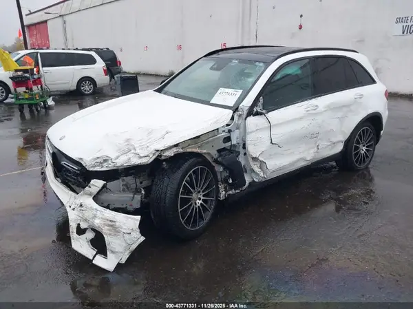 WDC0G4KB8GF066167 2016 MERCEDES-BENZ GLC - Image 2