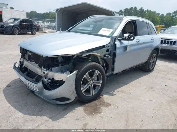WDC0G4KB8GF078741 2016 MERCEDES-BENZ GLC - Image 2