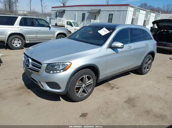 WDC0G4KB8HF123498 2017 MERCEDES-BENZ GLC - Image 2