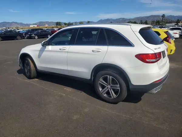 WDC0G4KB8HF125591 2017 MERCEDES-BENZ GLC - Image 2