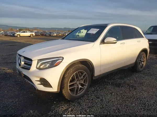 WDC0G4KB8HF139085 2017 MERCEDES-BENZ GLC - Image 2