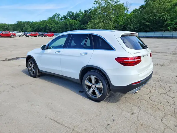 WDC0G4KB8HF139250 2017 MERCEDES-BENZ GLC - Image 2